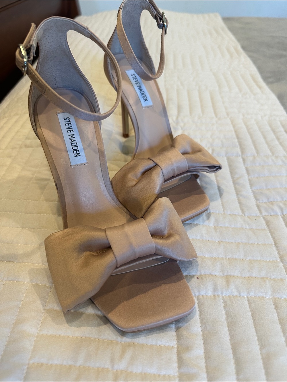 Steve Madden Beige Bow Ankle-Strap Stiletto Sandals 8 Brand New
